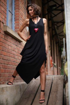 02-627 asym. langes Kleid aus Jersey mit  Teilungsnähten