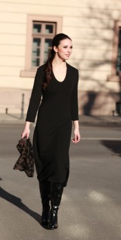 02-648 Wohlfühlkleid mit Cacheur