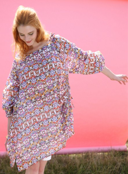 02-757 Kleid mit weiten Raglanärmeln und einseitigem Tunnelzug